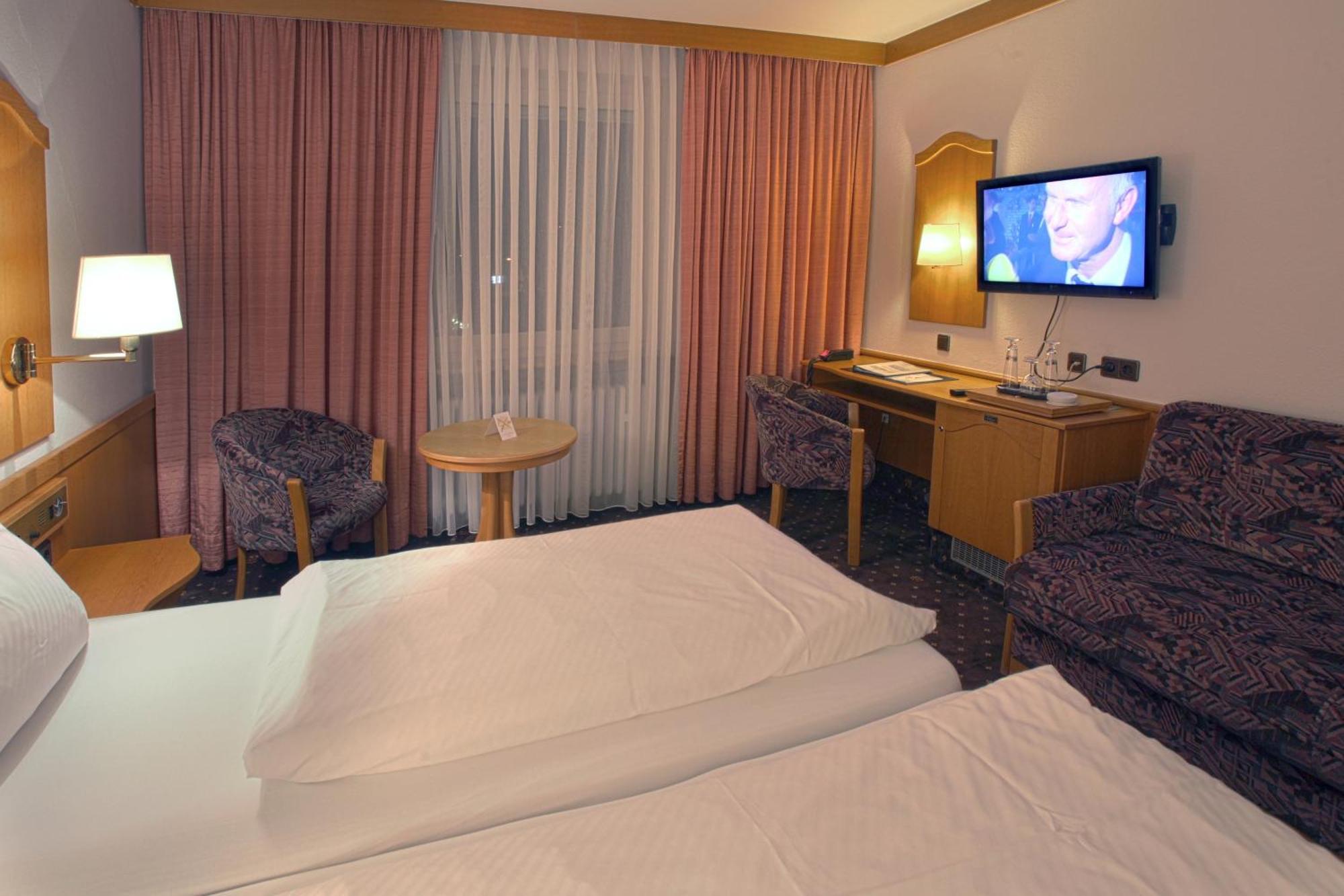 Hotel-Restaurant Esbach Hof Kitzingen Ngoại thất bức ảnh