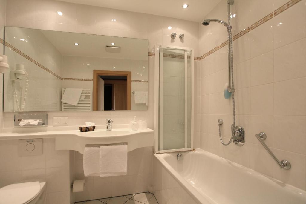 Hotel-Restaurant Esbach Hof Kitzingen Ngoại thất bức ảnh